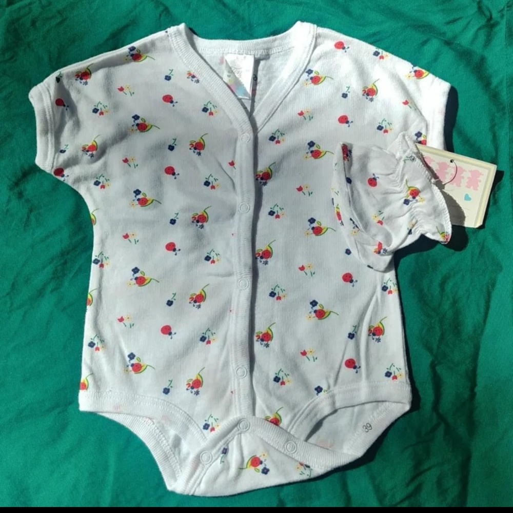 New! Ladybug flower Onesies booties 3/6m short sle